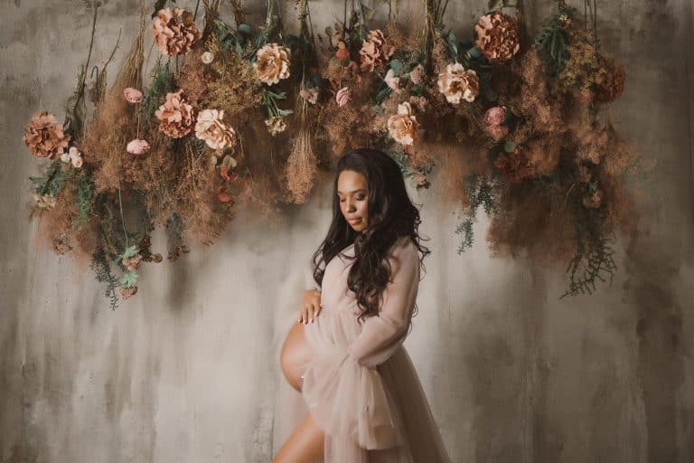 CAPTURING MATERNITY BLOOMS