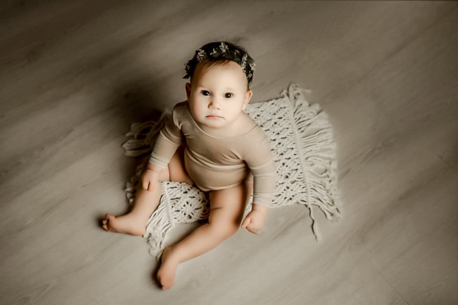 6-9 Month Baby Photography